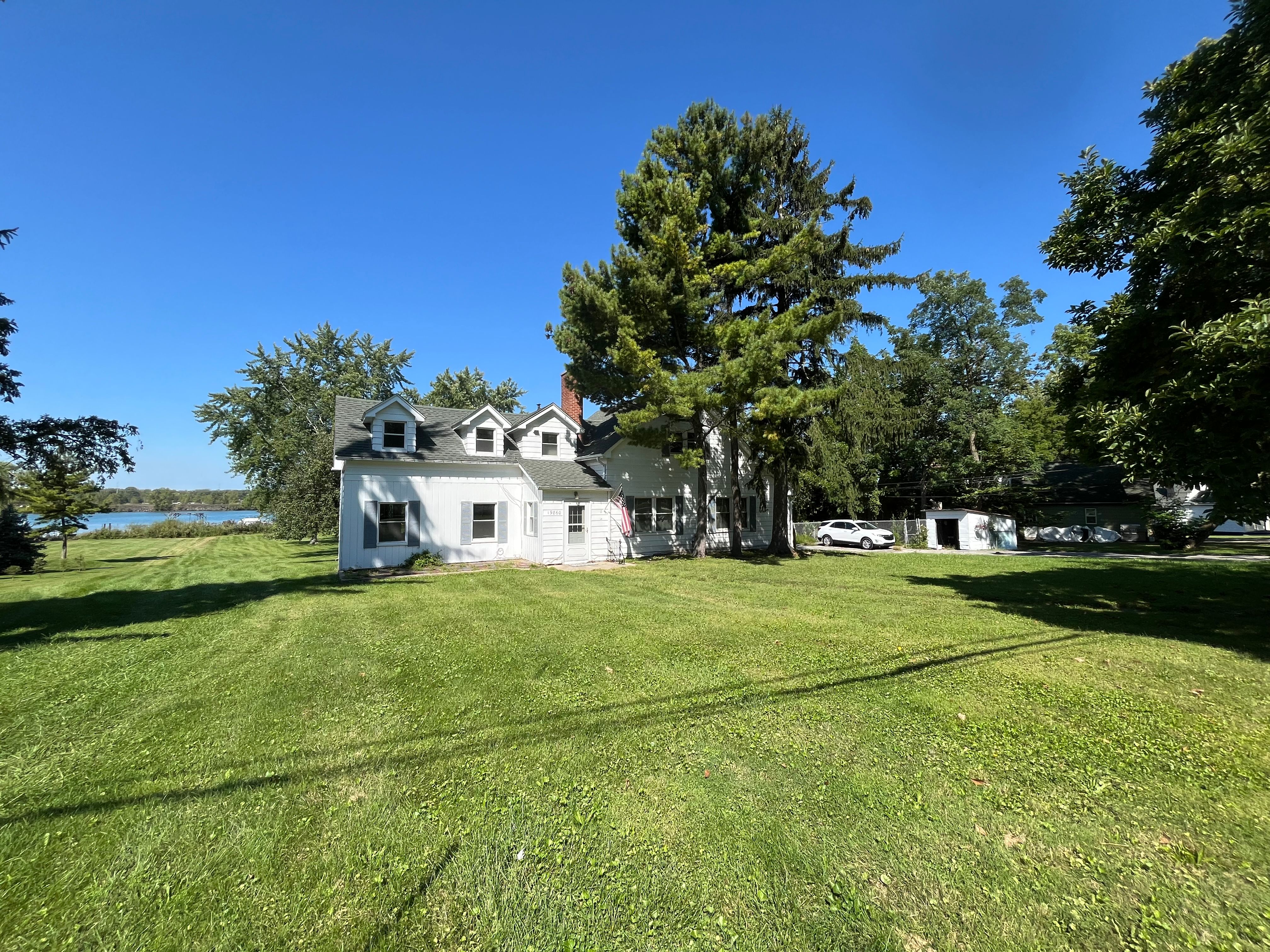 Keith Ave, Grosse Ile, MI 48138