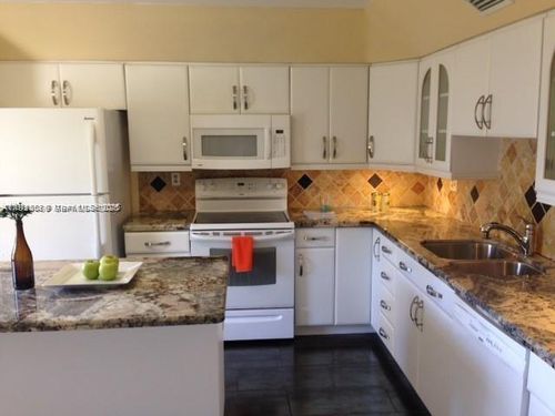 b-3910 Inverrary Blvd, Lauderhill, FL, 33319-4324 | Card Image