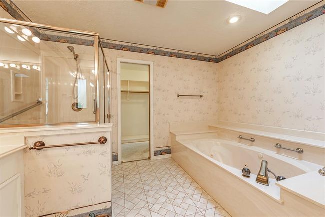 1420 Avenue L, House other with 4 bedrooms, 5 bathrooms and 2 parking in Santa Fe TX | Image 20