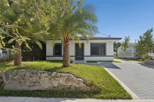 1844 Nw 33rd St, Miami, FL, 33142-6021 | Card Image