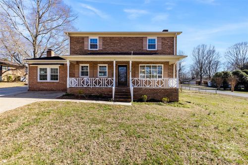 305 Plantation Dr, Kings Mountain, NC, 28086-7204 | Card Image