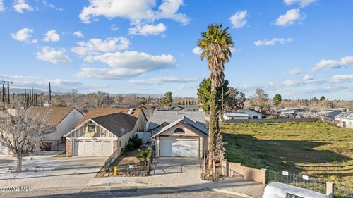 1535 E Avenue R6, Palmdale, CA, 93550 | Card Image