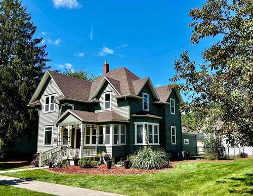406 Center Ave, Decorah, IA, 52101-1412 | Card Image
