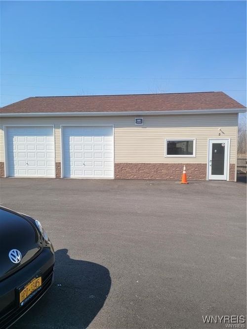 238 Lein Bldg 5 Road, West Seneca, NY, 14224 | Card Image