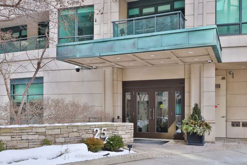 909-25 Scrivener Sq, Toronto, ON, M4W3Y6 | Card Image