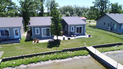 27096 Little Floyd Lake Rd, Detroit Lakes, MN, 56501-7843 | Card Image