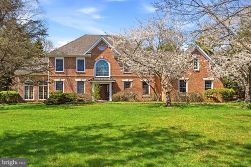 21 Weatherfield Dr, NEWTOWN, PA, 18940-2612 | Card Image