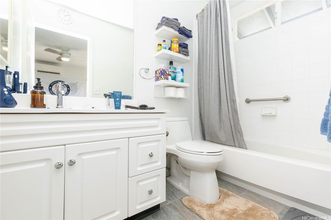 Primary Bathroom | Image 16