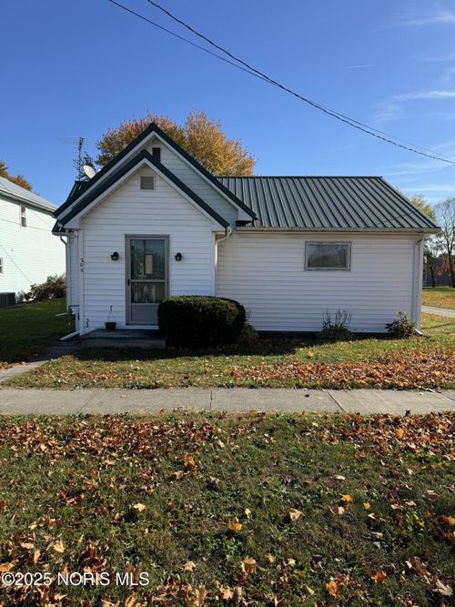 208 N Henry Street, Malinta, OH, 43535 | Card Image