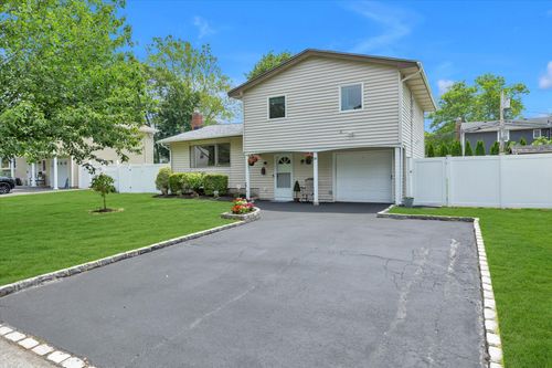 18 Catherwood Cres, Huntingtn Sta, NY, 11747-1508 | Card Image