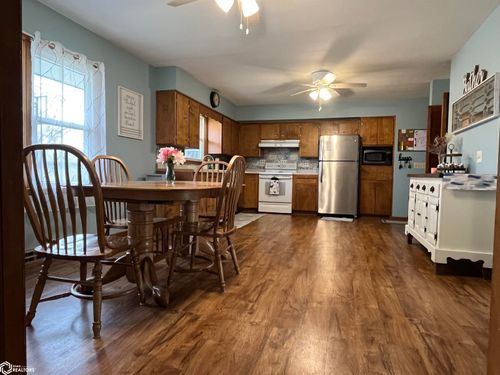 1 Walnut Dr, Oskaloosa, IA, 52577-2488 | Card Image