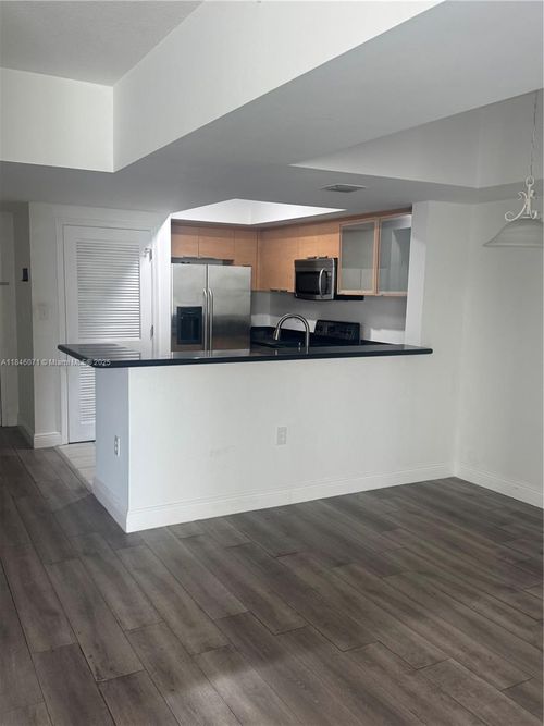 apt-429-140 S Dixie Hwy, Hollywood, FL, 33020-7319 | Card Image