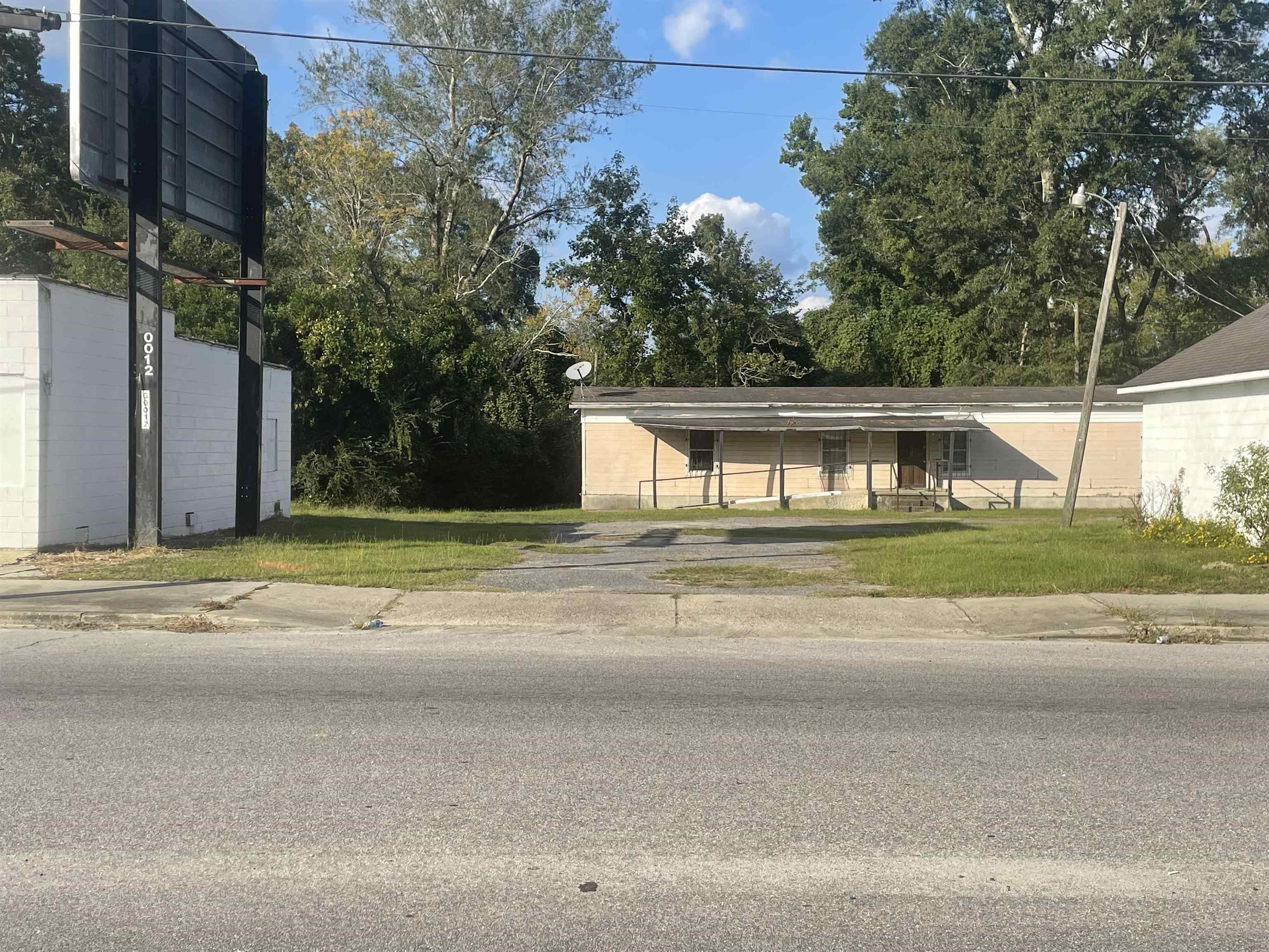 220 W Main St, Andrews, SC 29510
