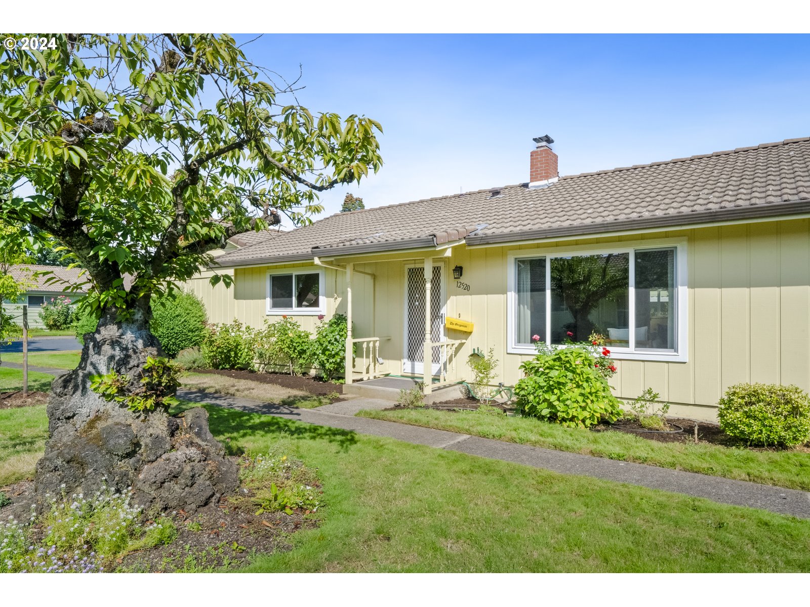 Main St, Portland, OR 97233