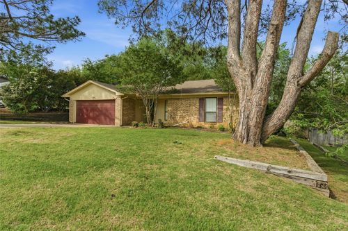 1713 Sagebrush Trl, Grapevine, TX, 76051-2764 | Card Image