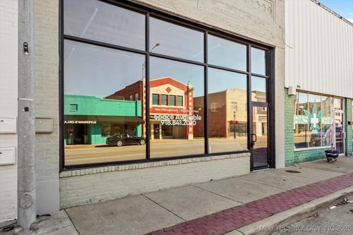 214 E Rogers Blvd, Skiatook, OK, 74070-1250 | Card Image