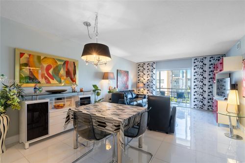 apt-201-16900 Ne 14th Ave, North Miami Beach, FL, 33162-2820 | Card Image