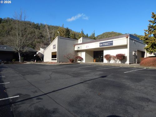 341 Nw Medical Loop, Roseburg, OR, 97471-5540 | Card Image