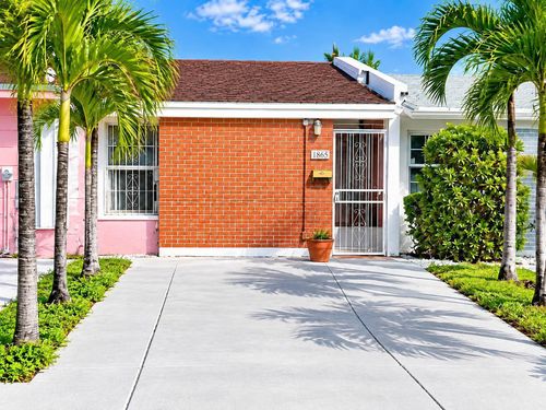1865 W 68th, Hialeah, FL, 33014 | Card Image