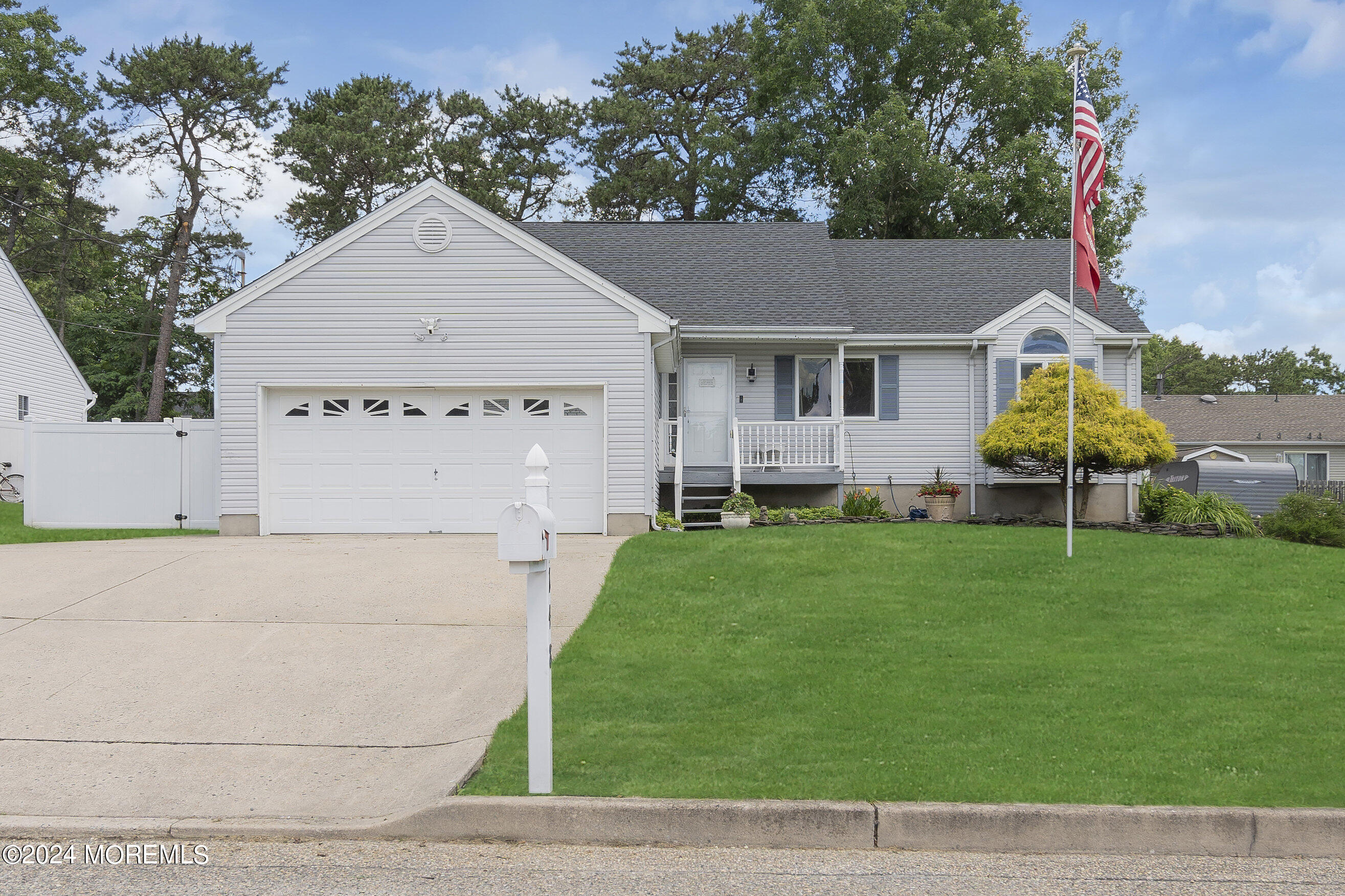 Dolphin Rd, Manahawkin, NJ 08050