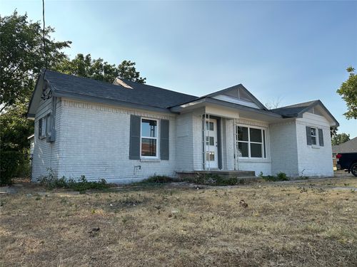 909 Jerry Mashek Dr, West, TX, 76691-1817 | Card Image