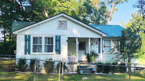 8 Lofton Ln, Natchez, MS, 39120-9624 | Card Image