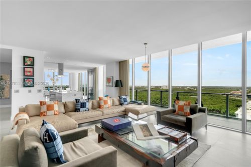 5-ts01-330 Sunny Isles Blvd, Sunny Isles Beach, FL, 33160-5624 | Card Image