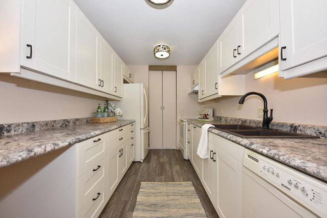 234 - 425 W Willow Court, Condo with 2 bedrooms, 2 bathrooms and null parking in FOX POINT WI | Image 9