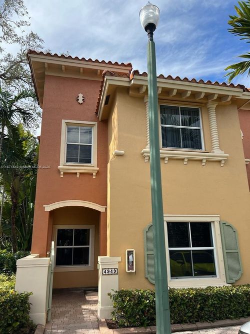 1-4949 N Harbor Isles Dr, Fort Lauderdale, FL, 33312-5918 | Card Image