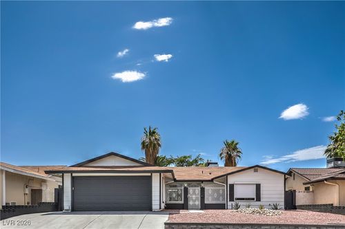 4277 Rimcrest Rd, Las Vegas, NV, 89121-6325 | Card Image