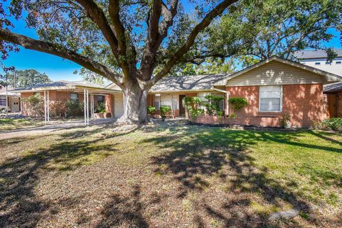 870 Judiway Street, Houston, TX, 77018 | Card Image
