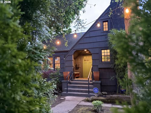 1332 Ne Fremont St, Portland, OR, 97212-2217 | Card Image