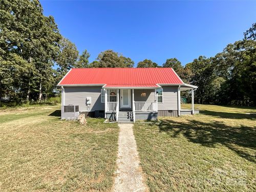 680 Mullinax Cir, Blacksburg, SC, 29702-7536 | Card Image