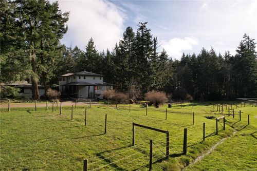 137 Forest Ridge Rd, Salt Spring Island, BC, V8K1W4 | Card Image