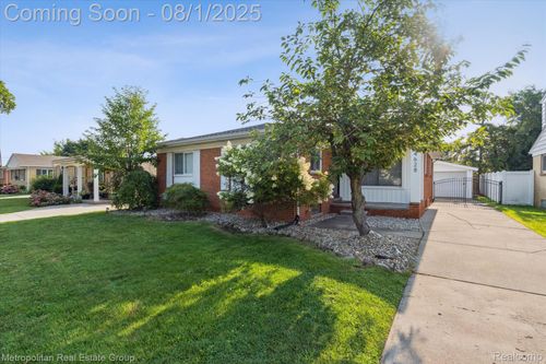 4628 Hillcrest Ave, Royal Oak, MI, 48073-1704 | Card Image