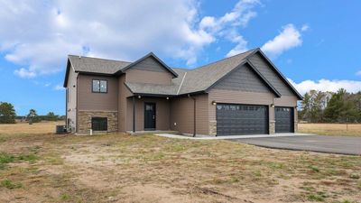 4 BR 3BA 3 stall garage | Image 2