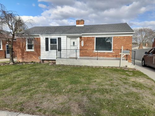 9828 Mayfield St, Livonia, MI, 48150-5718 | Card Image