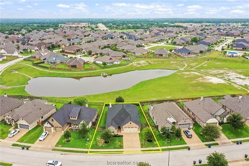 15656 Long Creek Ln, College Station, TX, 77845-2070 | Card Image