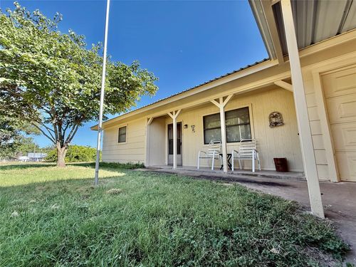 105 W Elm St, Gustine, TX, 76455-2502 | Card Image