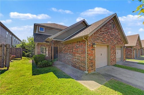 3229 W Montrail Place, Fayetteville, AR, 72704 | Card Image