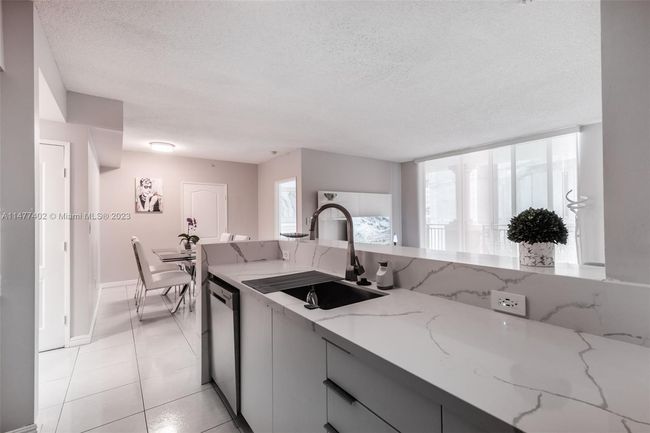 APT-603 - 17555 Atlantic Blvd, Condo with 2 bedrooms, 2 bathrooms and null parking in Sunny Isles Beach FL | Image 14