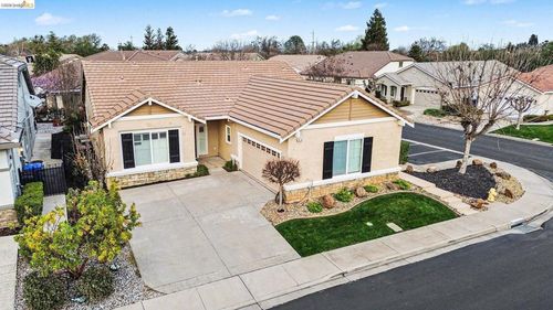 1014 Centennial Dr, Brentwood, CA, 94513-6981 | Card Image