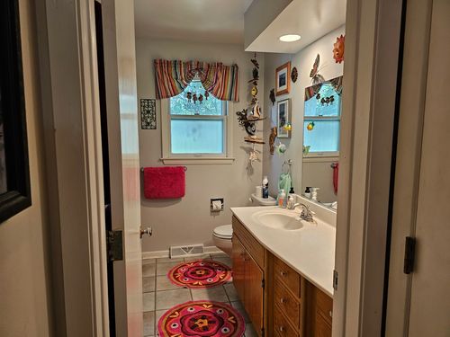 813 Considine Rd, Geneva, IL, 60134-3119 | Card Image