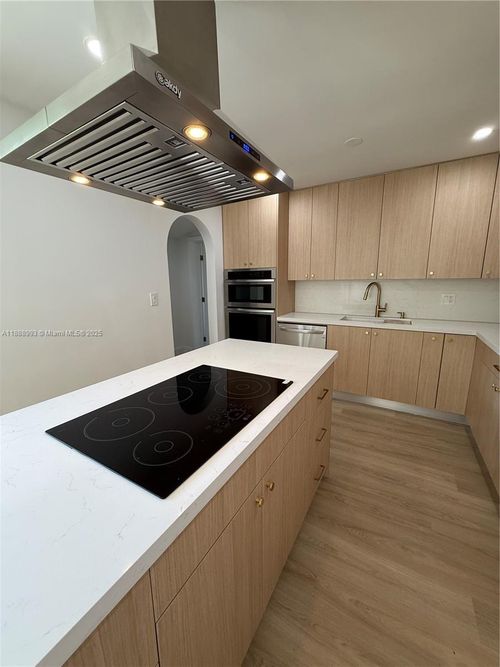 4850 Sw 93rd Ct, Miami, FL, 33165-6511 | Card Image