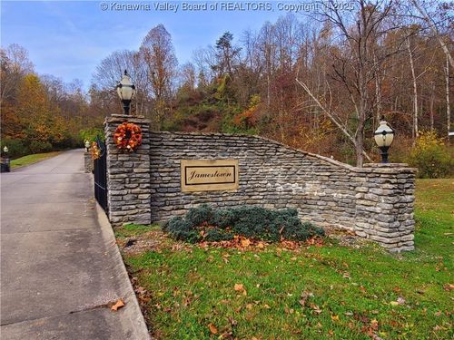 21 Delaware Dr, Hurricane, WV, 25526 | Card Image