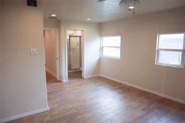 502 W B Ave, House other with 3 bedrooms, 2 bathrooms and 4 parking in Kingsville TX | Image 9