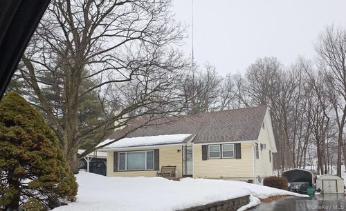 15 Scotchtown Pl, Middletown, NY, 10941-1411 | Card Image