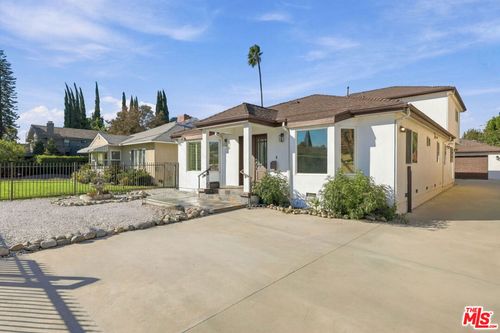 15147 Otsego St, Sherman Oaks, CA, 91423-1622 | Card Image