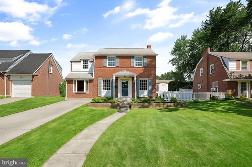 329 E Magnolia Ave, ALDAN, PA, 19018-4211 | Card Image