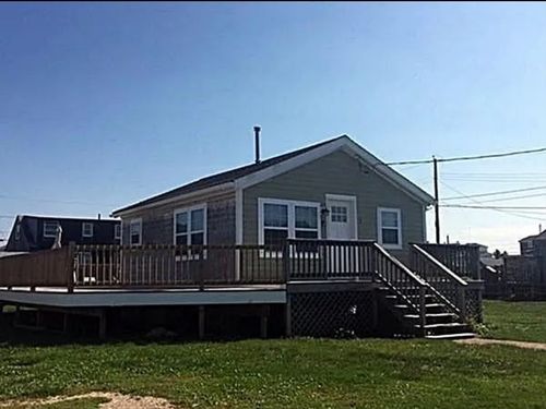 5 Arbeth Rd, Narragansett, RI, 02879-5831 | Card Image